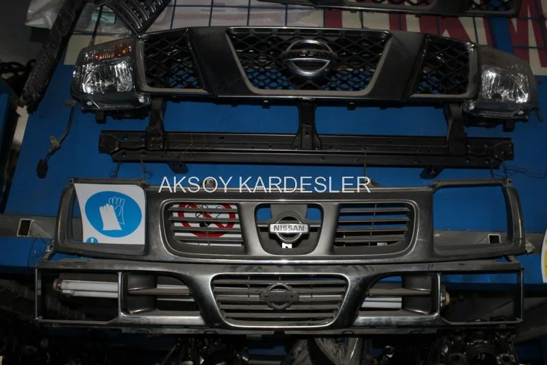 Nissan Navara Ön Panjur Çıkma