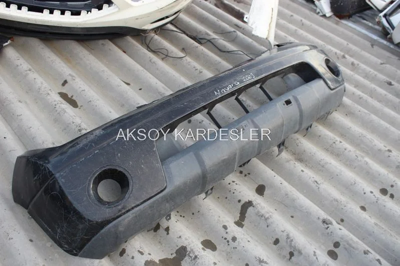 Nissan Navara Ön Tampon Çıkma