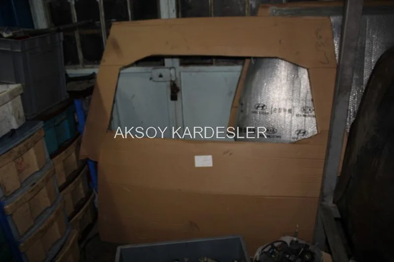Mitsubishi L 300 Arka Bagaj Kapağı